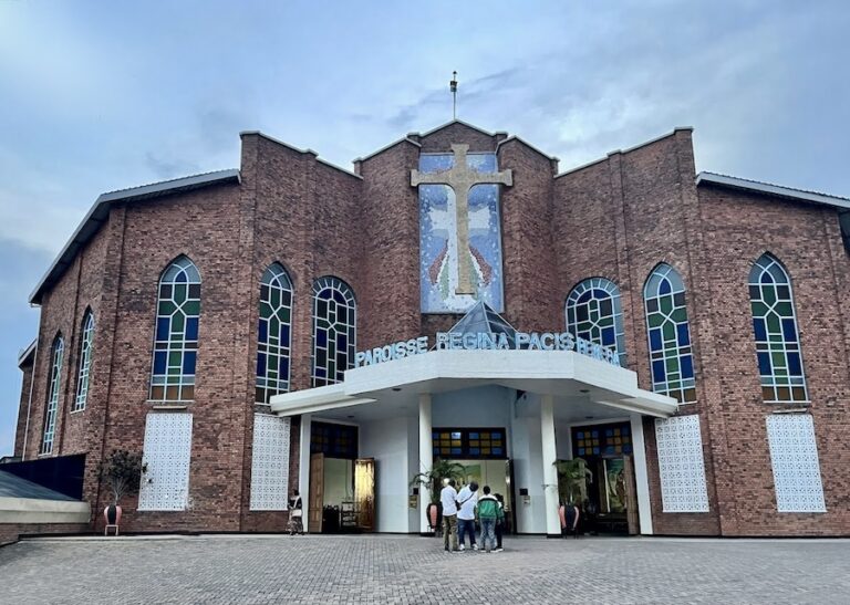 RWANDA – SOCIÉTÉ : 5 000 lieux de culte fermés, la faute de Kagame ?